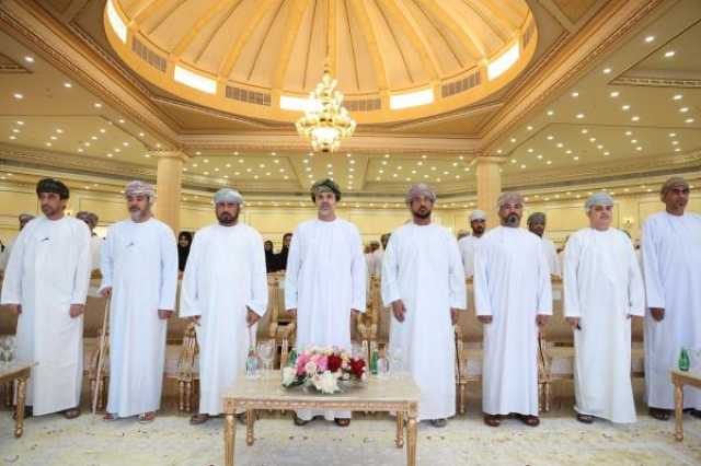 تكريم الموظفين المجيدين في البريمي ضمن 'ملتقى التحفيز'