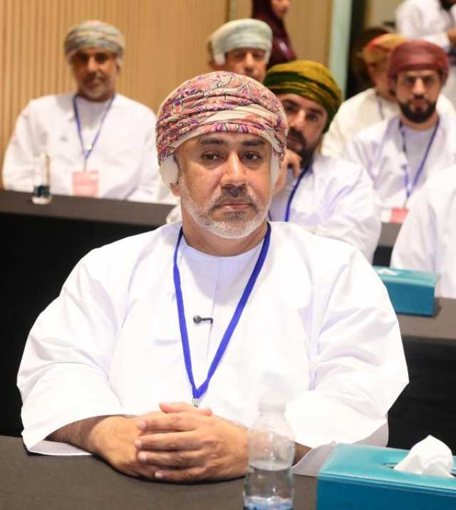 إنفانتينو مهنئًا البوسعيدي: 'الفيفا' مستعد لدعم 'الاتحاد العُماني' في تطوير المنظومة الكروية