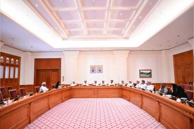 'شباب الشورى' تستعرض جهود تعزيز التعمين وتمكين العُمانيين في قطاعي الطاقة والمعادن