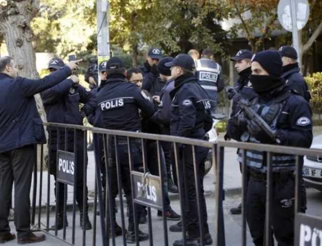السلطات التركية توقف أكثر من 150 عضوا ببلدية إزمير
