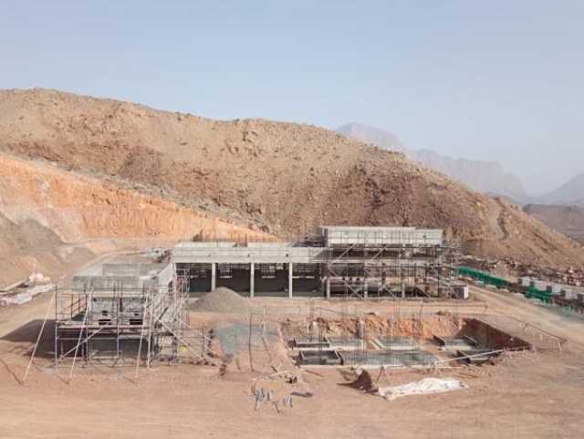 إنجاز 65% من مشروع شبكات توزيع المياه في عبري وبهلا