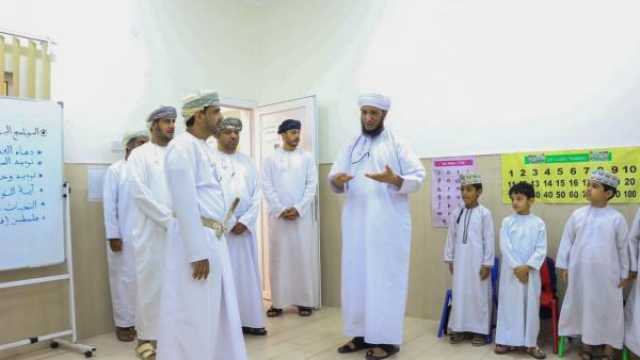 والي السويق يتابع سير العمل في المراكز الصيفية بالولاية