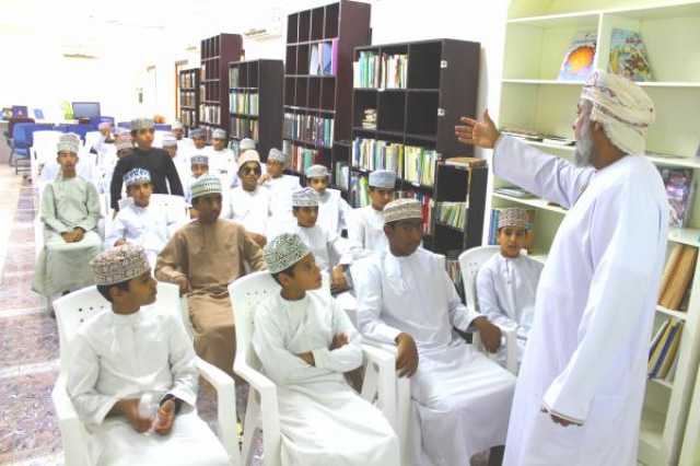 'مكتبة العراقي' بعبري تثري مهارات الطلاب