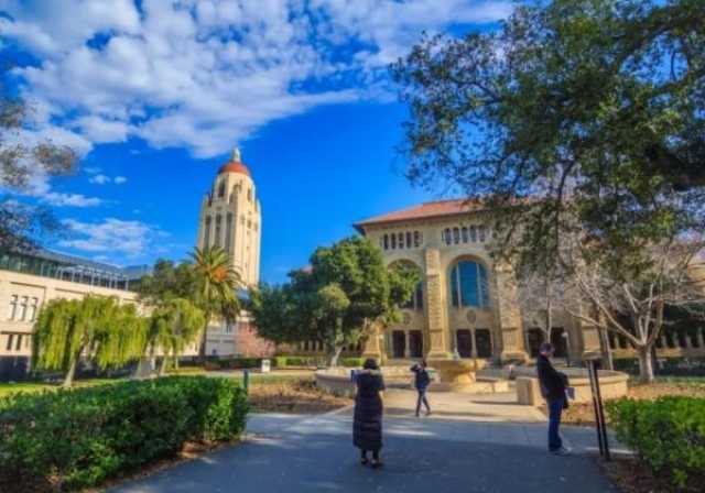 جامعة ستانفورد الأمريكية تسرح أكثر من 360 موظفا