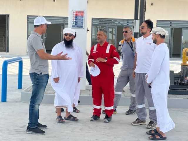 وفد يزور أول محطة مخصصة للتعبئة العلوية للديزل والوقود الحيوي بالدقم
