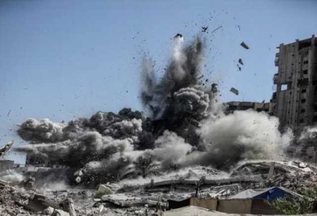 غارات إسرائيلية داخل الخط الأصفر في قطاع غزة