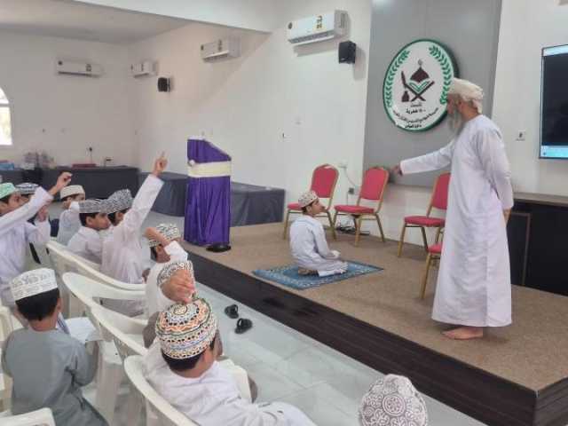 تنظيم ملتقى لتعليم الصلاة لطلبة العوابي