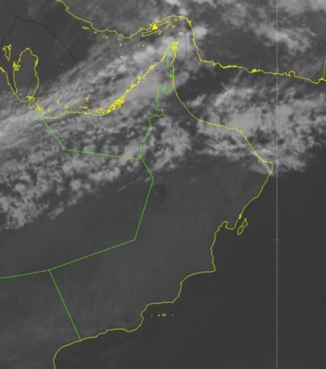 أمطار على مسندم .. وفرص لنزول الغيث على سواحل بحر عمان