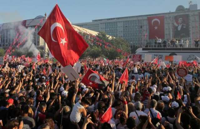 المعارضة التركية تتعهد بمواصلة الاحتجاجات.. وأردوغان: 'الاستعراض' سينتهي