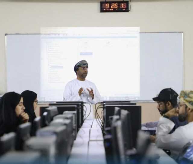 ورشة تدريبية بجامعة صحار لتعزيز التحول الرقمي عبر أتمتة الأنظمة الداخلية
