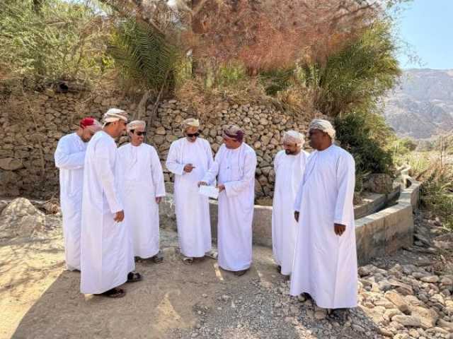 والي قريات يتفقد سير تنفيذ المشاريع التنموية بالجبل الأبيض