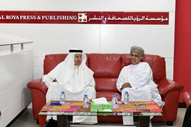 'الرؤية' تستعرض آفاق الشراكة الإعلامية وتبادل الخبرات مع 'البلاد' البحرينية