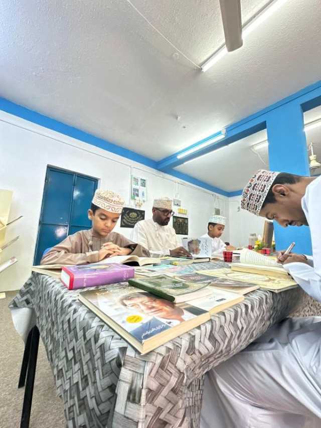 قرية بلادسيت تحتضن فعاليتي 'ساعة قراءة' و'لمّة الأصحاب' لتعزيز الثقافة وروح الألفة المجتمعية