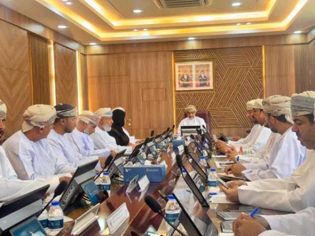 مناقشة مقترحات ومبادرات تطوير المشاريع التنموية في جنوب الشرقية