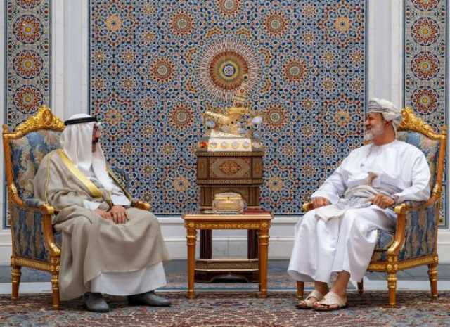 بالصور.. جلالة السلطان وأمير الكويت يعقدان لقاء أخويا في قصر البركة العامر