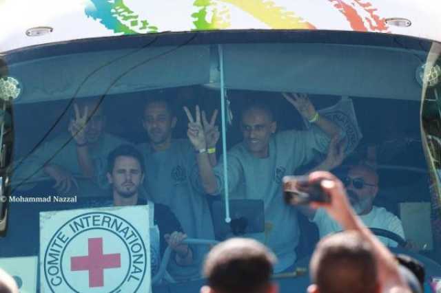 بالصور.. وصول أسرى فلسطينيين محررين إلى رام الله