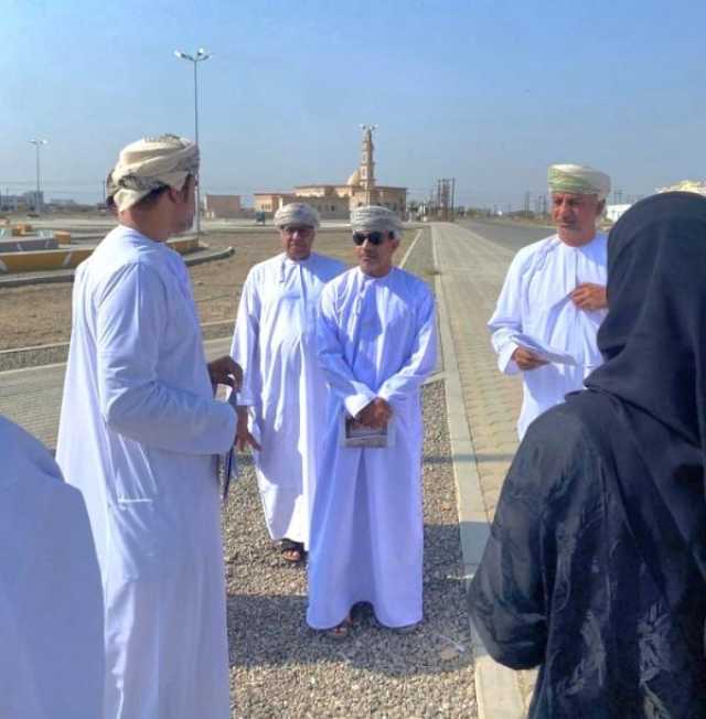 'لجنة التطوير' بجنوب الباطنة تزور المشاريع الخدمية والتنموية في شمال الباطنة