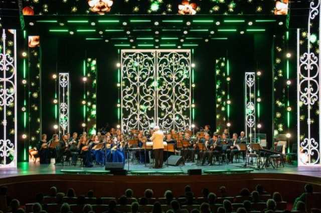 أوركسترا أوسيبوف للآلات الشعبية الروسية تتألّق في 'الأوبرا السلطانية'