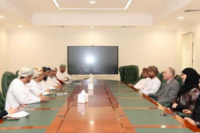 متابعة مستوى الطلبة المستفيدين من منح 'التعليم العالي' و'تنمية نفط عُمان' في جامعة ظفار