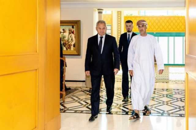 أعلى مسؤول أمني روسي يصل مسقط.. وانطلاق الحوار الاستراتيجي بين البلدين
