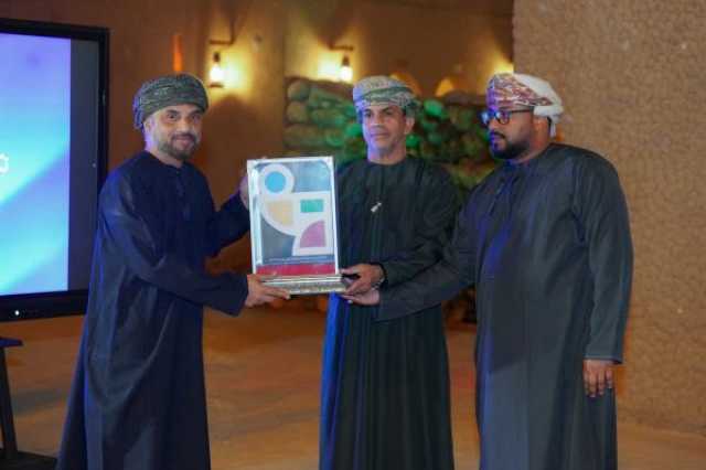 فرقة 'درة وطن' المسرحية تدشن هويتها الجديدة