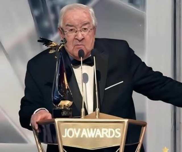 محمد عبد العزيز يكشف 'أسرار صناعة الكوميديا' في ماستر كلاس بالمسرح المكشوف