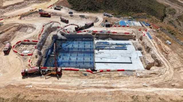 137 مليون ريال تكلفة مشروعات استراتيجية في قطاعات المياه والكهرباء والصرف الصحي بظفار