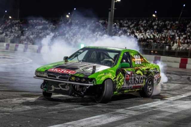 وسط الجماهير الغفيرة.. جولة استعراض حر مُذهلة في 'جمعية السيارات'