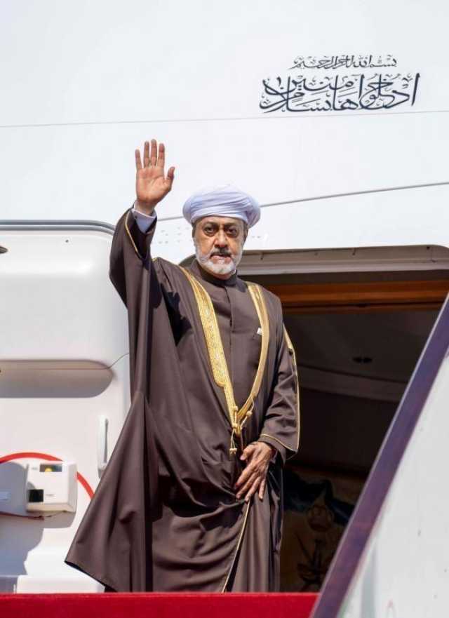 جلالة السلطان يغادر البلاد