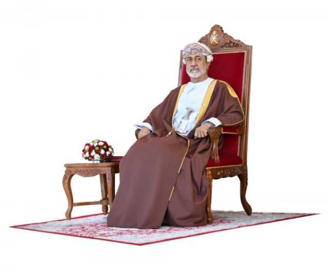 جلالة السلطان يشمل برعايته السامية العرض العسكري والأسطول البحري