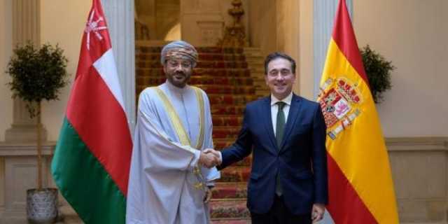 بدر بن حمد يستعرض مع وزير الخارجية الإسباني العلاقات المتميزة