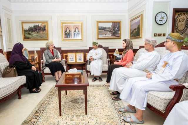 بحث مجالات التعاون بين جامعة السلطان قابوس والجامعات اللبنانية