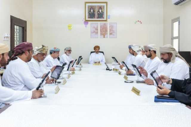 مناقشة تحديات الصيد البحري الحرفي واحتياجات القطاع الصحي في مسندم