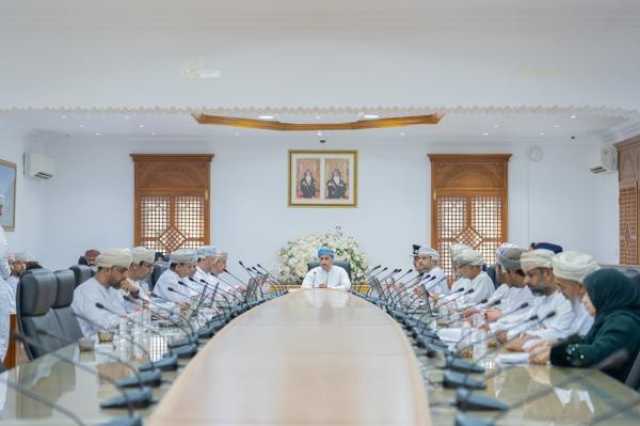 مناقشة تحديات قطاع المكتبات وسبل تعزيز دورها الثقافي في شمال الباطنة