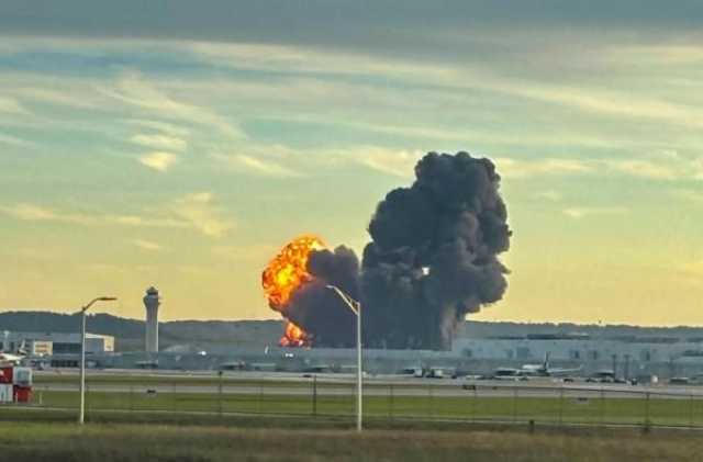 شاهد.. تحطم طائرة شحن بولاية أمريكية ومصرع 7 أشخاص