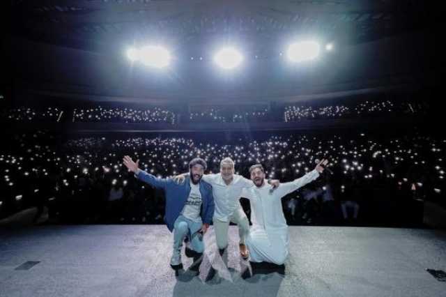 باسم يوسف يُمتع جمهور 'مركز عُمان للمؤتمرات والمعارض' بعرض كوميدي عالمي