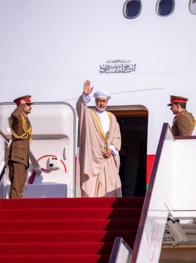 جلالة السلطان يعود إلى أرض الوطن قادمًا من مملكة البحرين