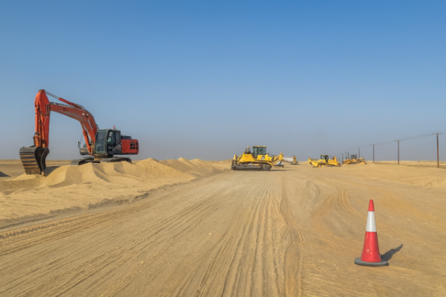 بدء إنشاء طريق 'الشصر- الحشمان' بولاية ثمريت بتكلفة 9.5 مليون ريال