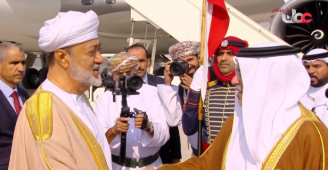 شاهد.. مراسم استقبال لجلالة السلطان في العاصمة البحرينية
