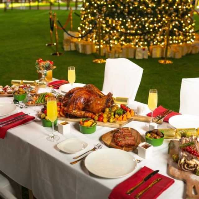 احتفال عيد الميلاد في جراند جاردن.. بوفيه فاخر وعروض حيّة وسط أجواء ساحرة