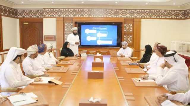 وفد قطري يطّلع على التجربة العُمانية في التحول الرقمي للانتخابات