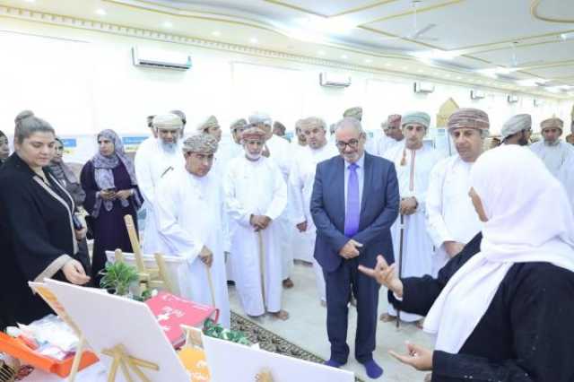 وفد منظمة الصحة العالمية بسلطنة عمان يزور قرية شيدة الصحية