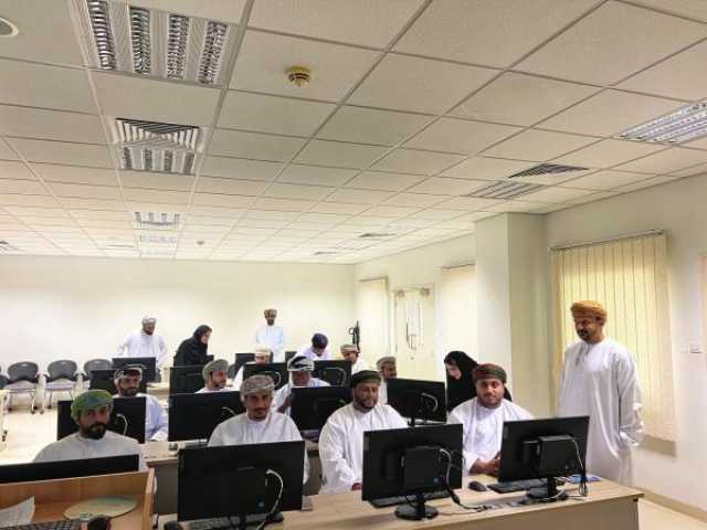 تعزيز مهارات موظفي الكلية المهنية بصلالة في 'أمن المعلومات'
