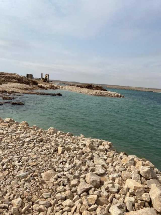 مواصلة أعمال مشروع مرسى الصيادين في رأس الحد بصور