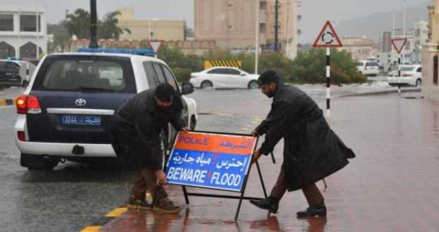 بالفيديو.. أمطار متفاوتة الغزارة على البريمي والظاهرة وشمال وجنوب الباطنة والداخلية وشمال الشرقية