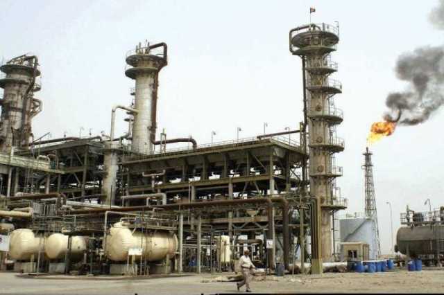 السعودية تعتزم خفض إنتاج النفط