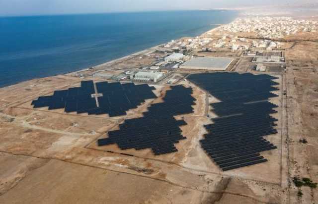 افتتاح أكبر محطة للطاقة الشمسية في عُمان لتحلية المياه