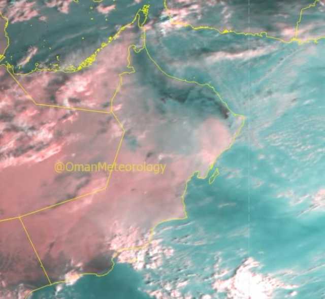 فرص لهطول أمطار على بعض المناطق بالسلطنة