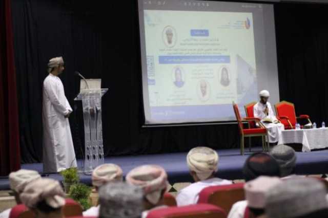 كلية التربية بالرستاق تنظم معرضي 'ريند للرياضيات' و'الملصقات العلمية'