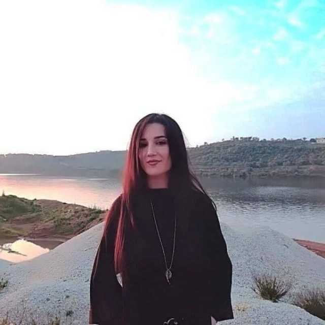 الثقوب في الجدار